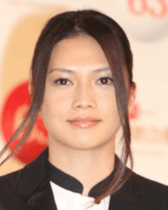 ガクトと結婚のYUIは事実無根？検索される理由と真実を解説