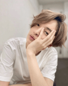 M字はげ芸能人を一挙紹介！一般男性の差が分かる実用ガイド付き