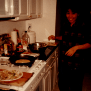 佐藤ゆかりの若い頃の素顔とは。学歴・結婚・海外生活や人物像を解説