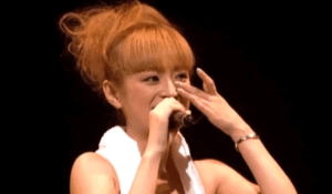 浜崎あゆみの父親の真相とは?生い立ちと楽曲から人物像を徹底解説